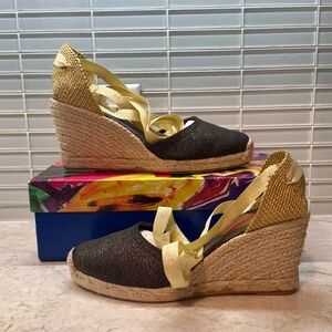 NEW Andre Assous Black/Gold Ankle Tie Espadrilles, size 9, with box